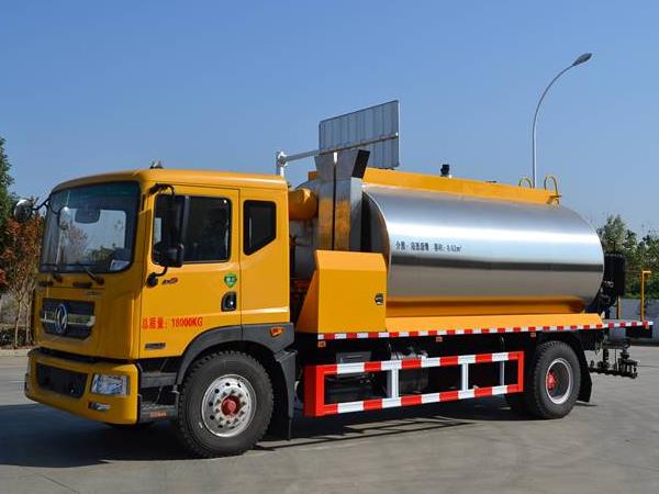 asphalt spreader trucks